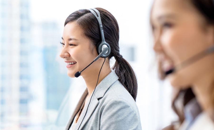 female customer care expert